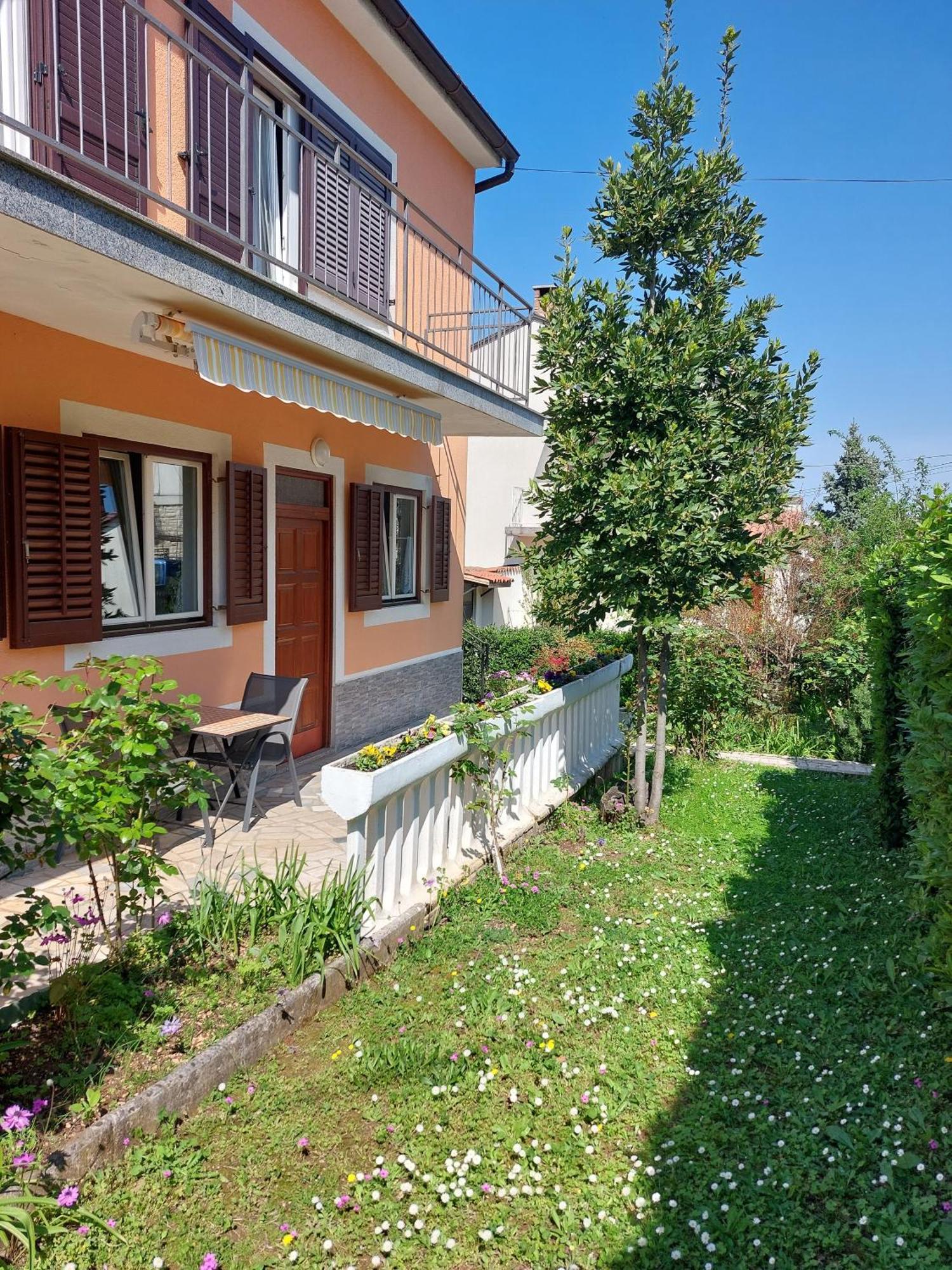 Clara 3 Apartman *